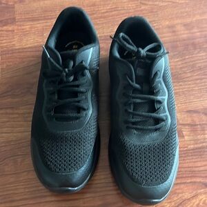 TresSafe slip resistant shoes